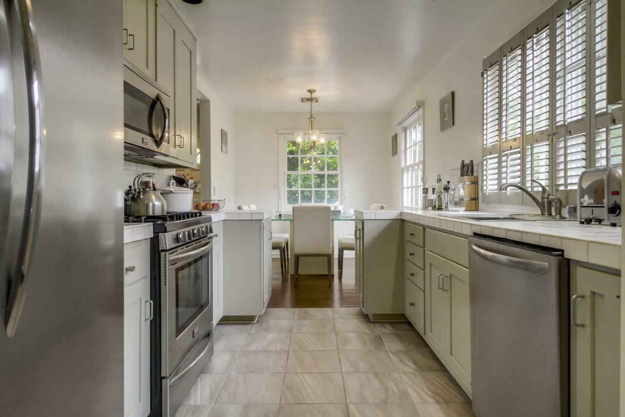 A Touch Of Cape Cod In West Hollywood Villa ลอสแอนเจลิส ภายนอก รูปภาพ